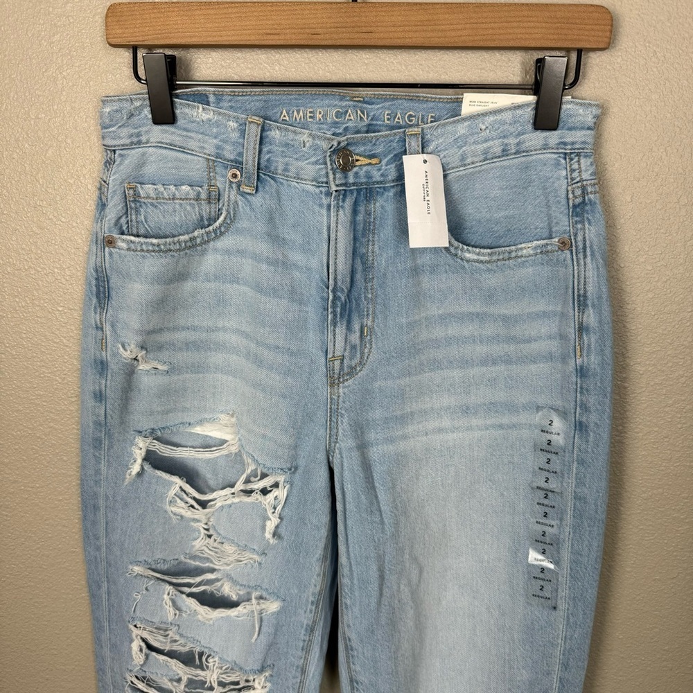 American Eagle NWT Women’s Distressed High-Rise Mom Straight Jeans - Picture 3 of 11
